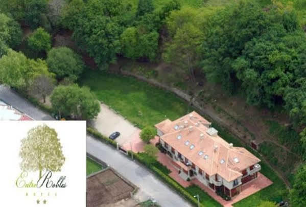 Hotel Entrerobles Sabaris Exterior photo